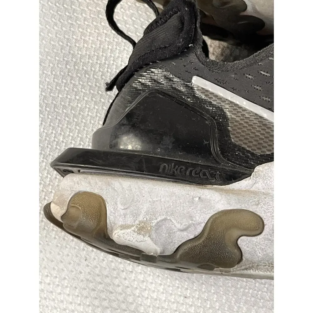 Size 8.5 -‎ Nike React Womans Vision Essential Black Iridescent